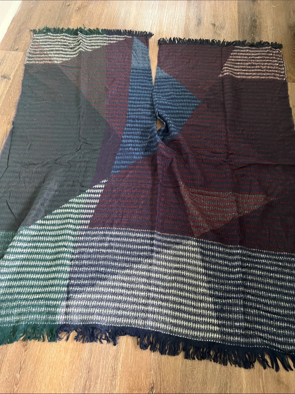 Women Multi-Color Geometric Knit Sweater/Wrap